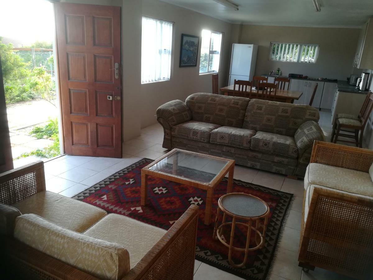 Daphne'S Place Hermanus Exterior photo