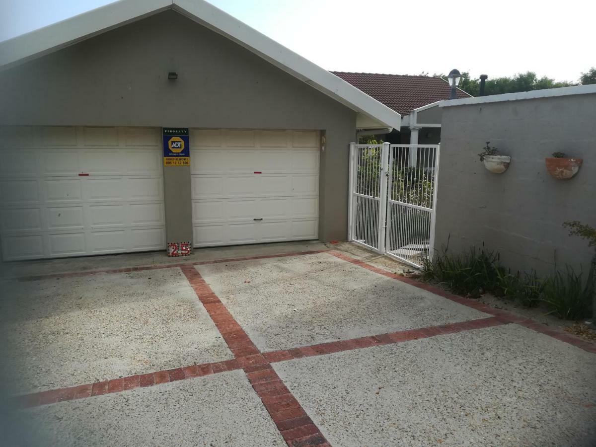 Daphne'S Place Hermanus Exterior photo